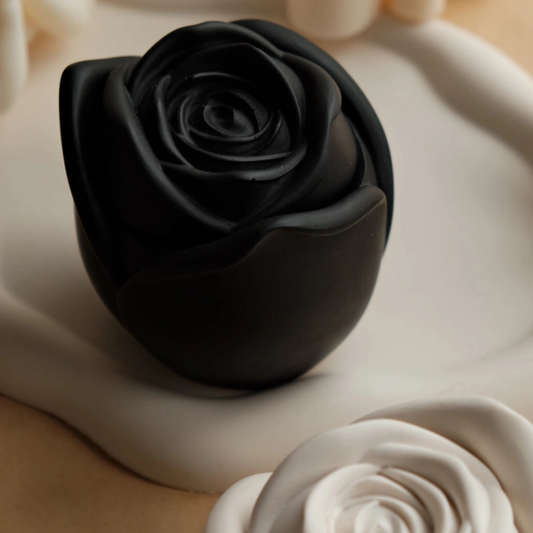 ROSE - Duftkerze im Glas - in schwarz / Orangenblüte