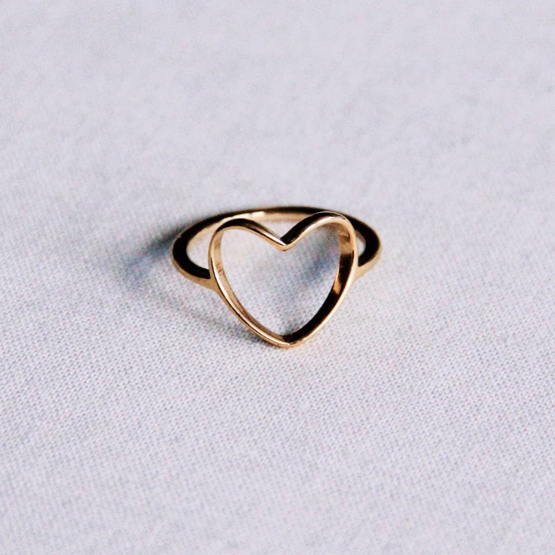 Ring mit offenem Herzen