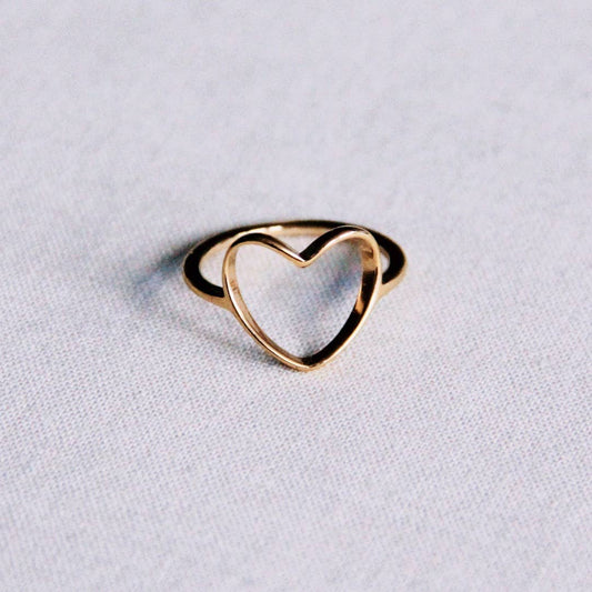 Ring mit offenem Herzen