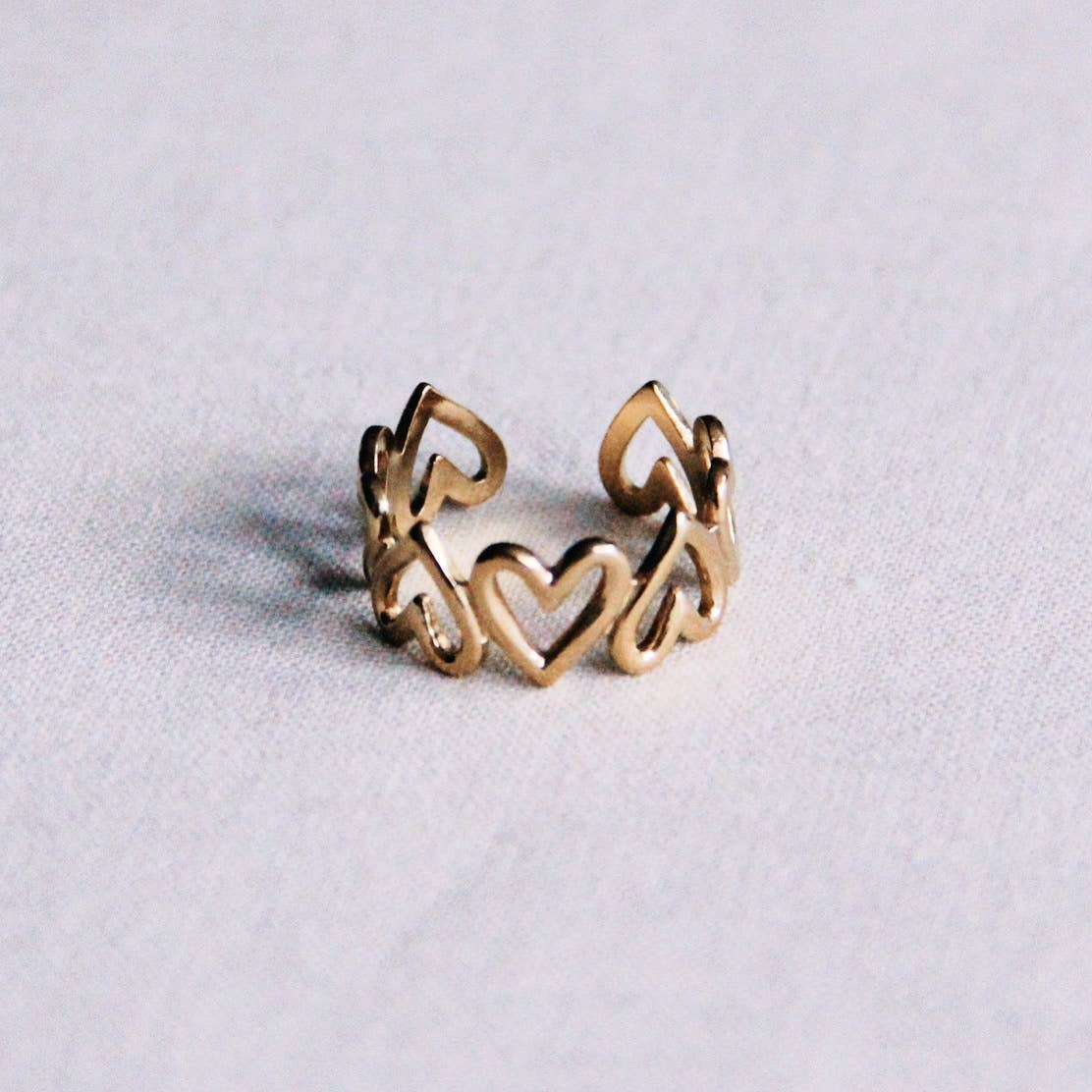 Ring mit feinen Herzen - verstellbar